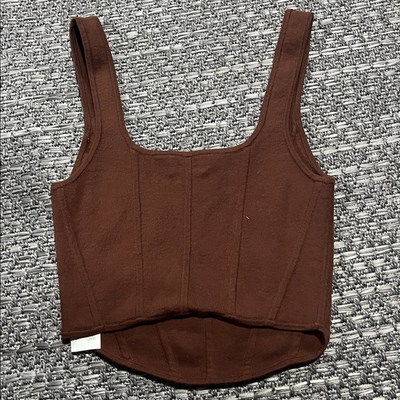 Wilfred | Brown Sculpt Knit Cropped Tank - Picture 2 of 7